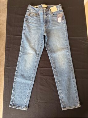Universal Thread Womens 80s Slim Jeans Mid Rise Light Wash Denim NWT